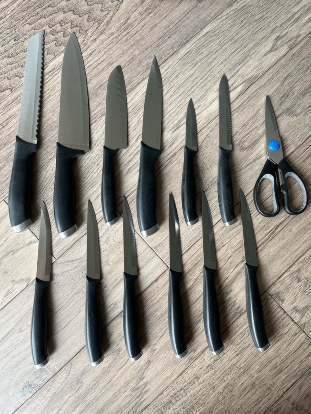 Henckels Signature 14-Piece Knife Block Set - Black - Picture 6 of 7